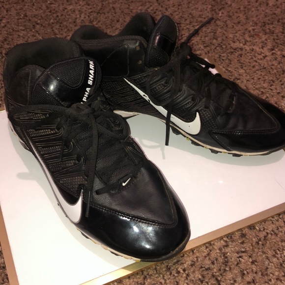 nike shark baseball cleats